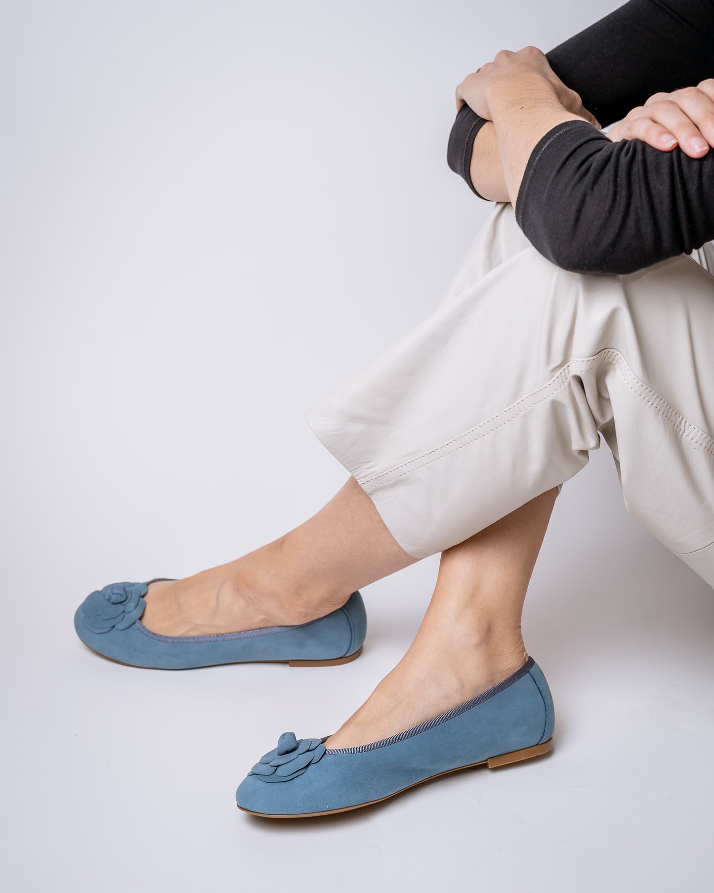 ROUND ANTE 25 v CON LYON JEANS