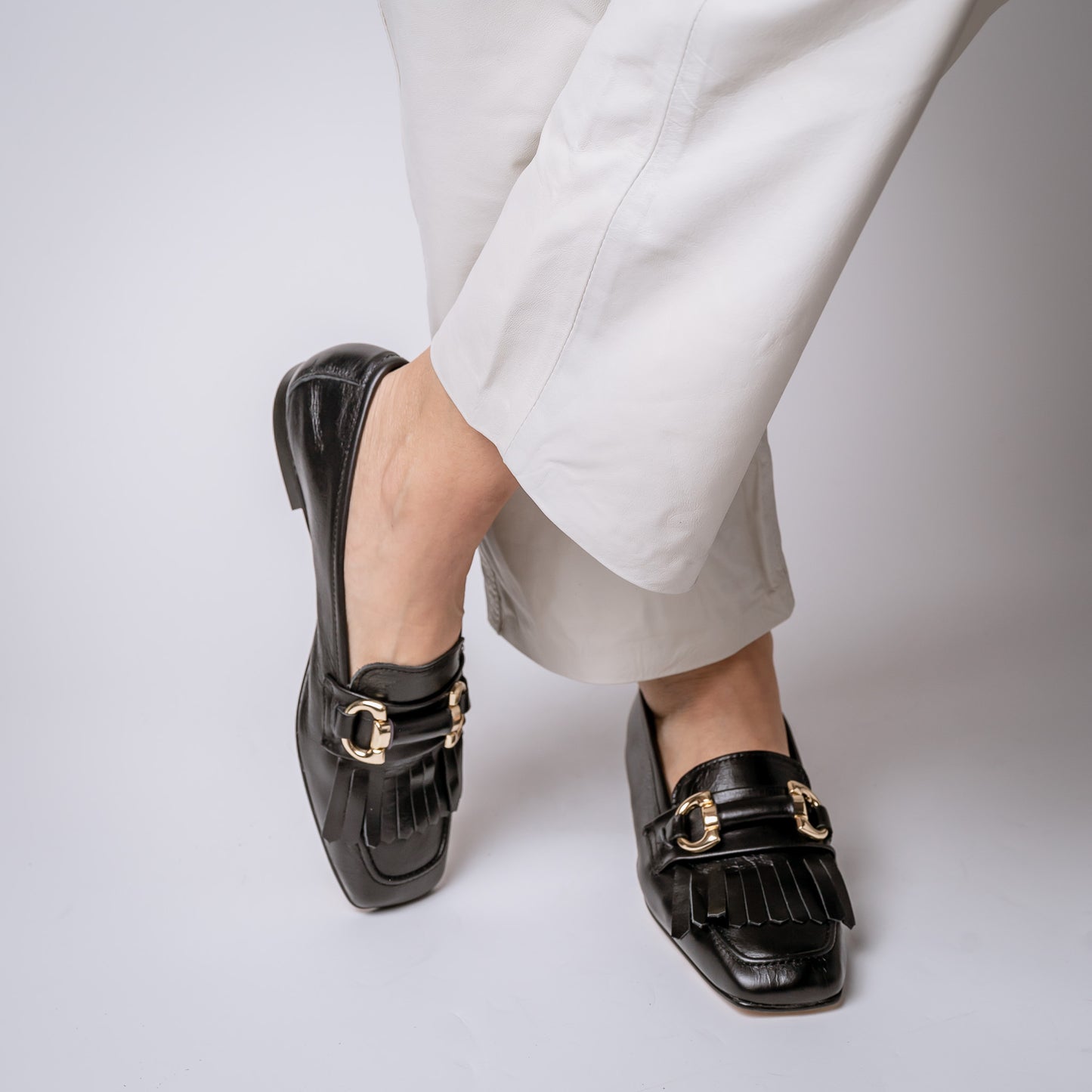 MOCASÍN CON FLECOS NAPA 24-I NEGRO