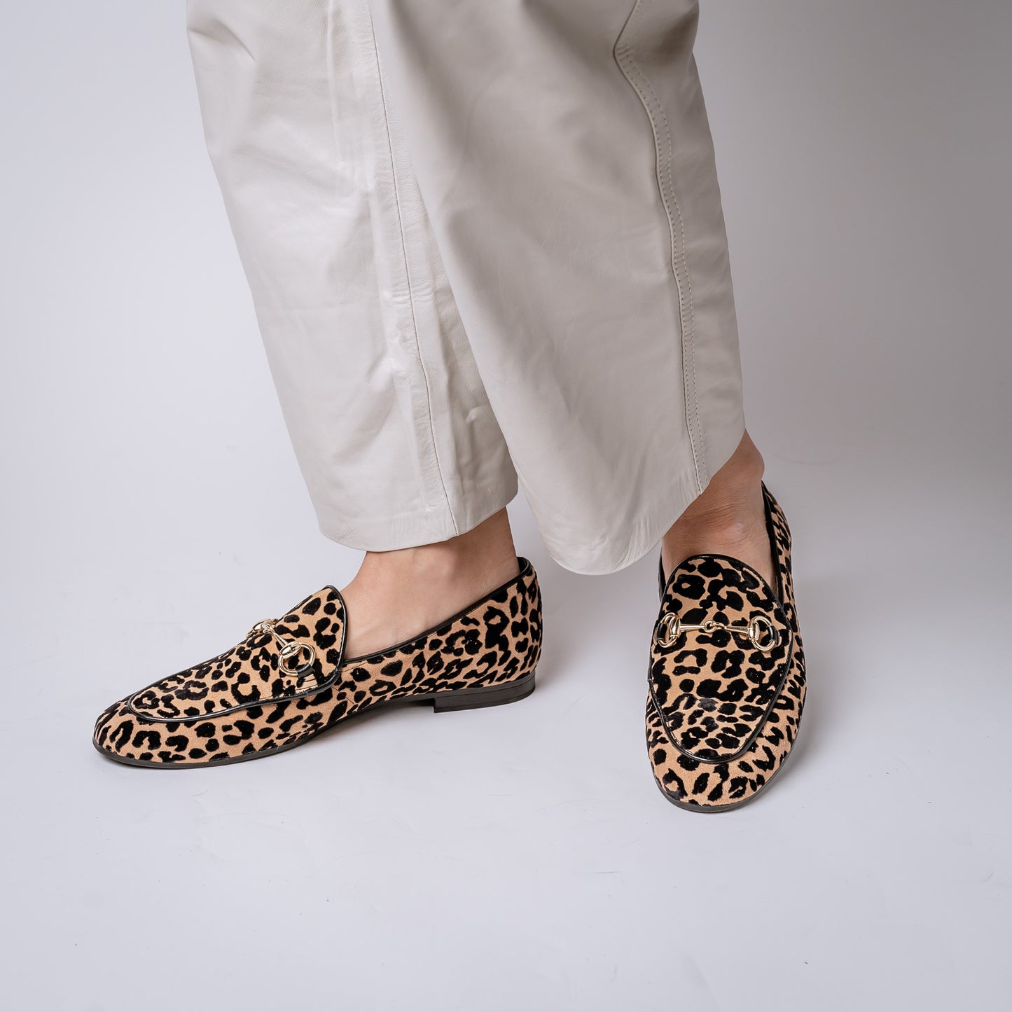 MOCASÍN LEOPARDO