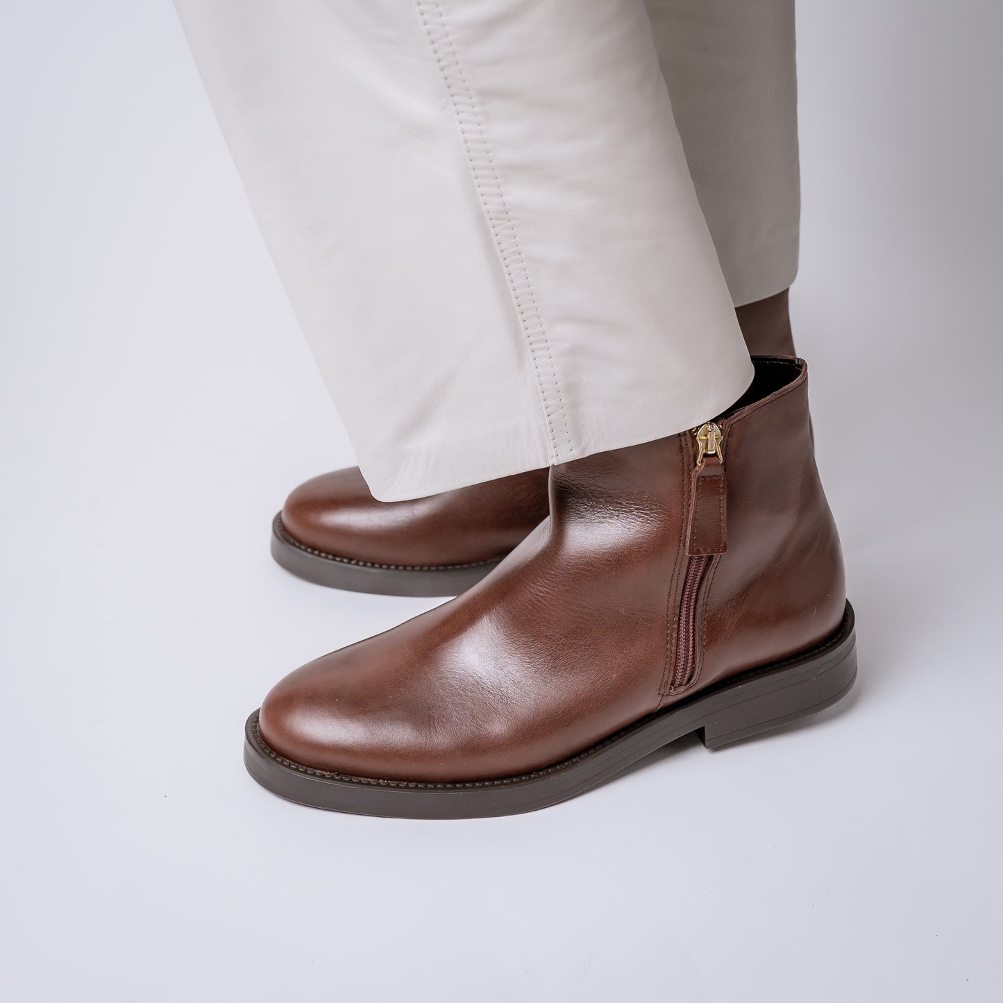 BOTIN LUSTRE 24-I CAOBA