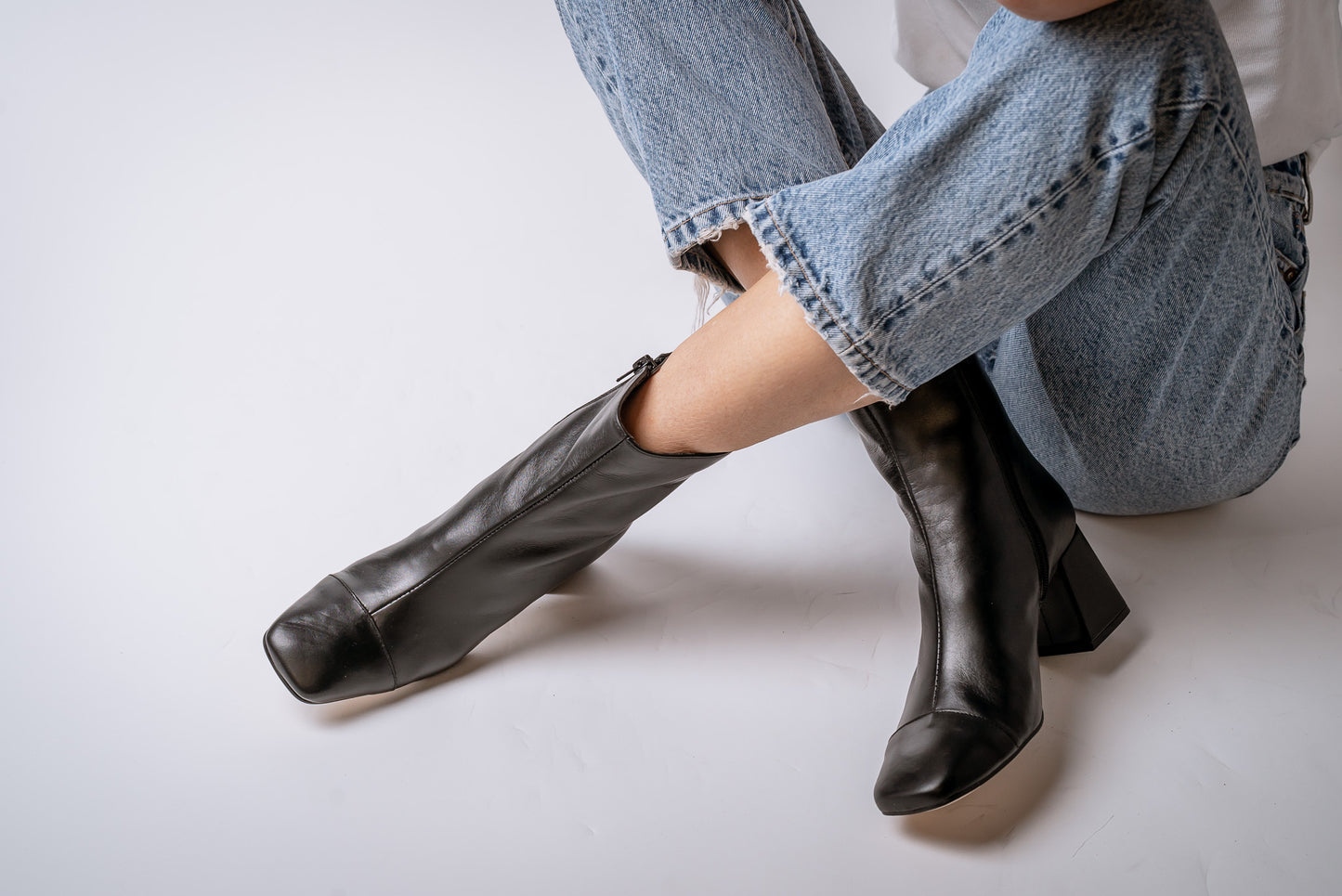 BOTA CORTA PUNTA CUADRADA BICOLOR LUSTRE 23-I NEGRO