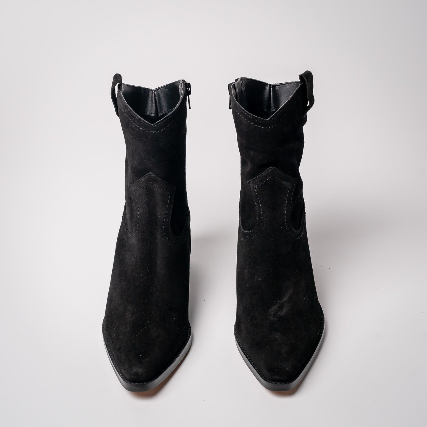 BOTA CORTA PUNTA SERRAJE 24-I NEGRO
