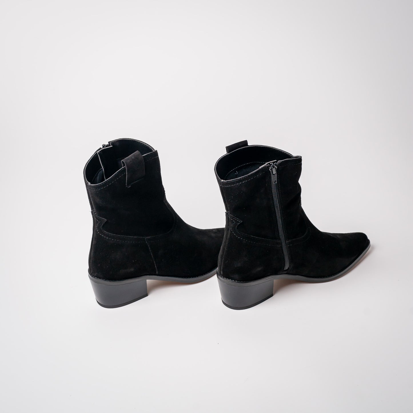 BOTA CORTA PUNTA SERRAJE 24-I NEGRO