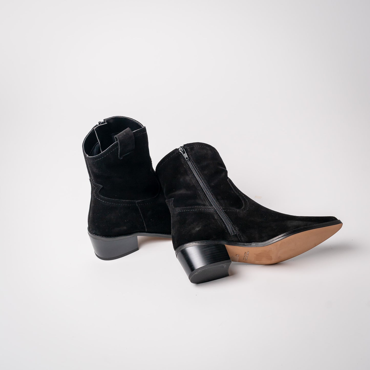 BOTA CORTA PUNTA SERRAJE 24-I NEGRO