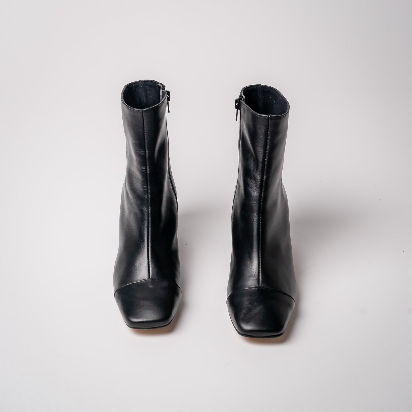 BOTA CORTA PUNTA CUADRADA BICOLOR LUSTRE 23-I NEGRO