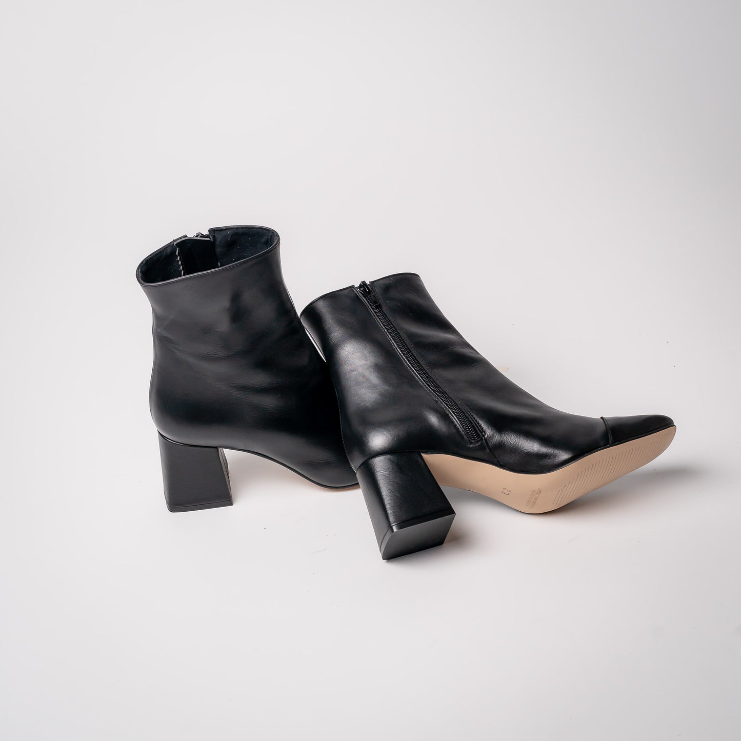 BOTA CORTA PUNTA CUADRADA BICOLOR LUSTRE 23-I NEGRO