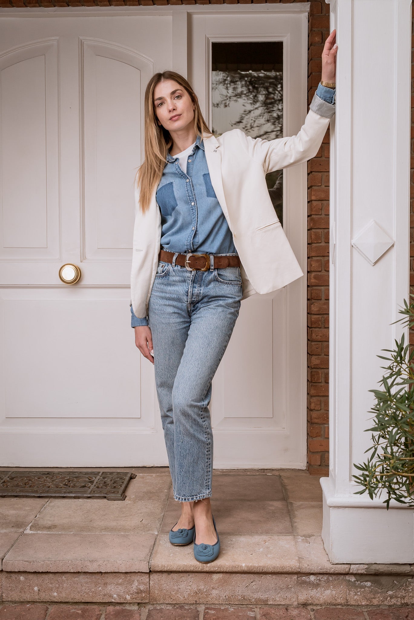 ROUND ANTE 25 v CON LYON JEANS