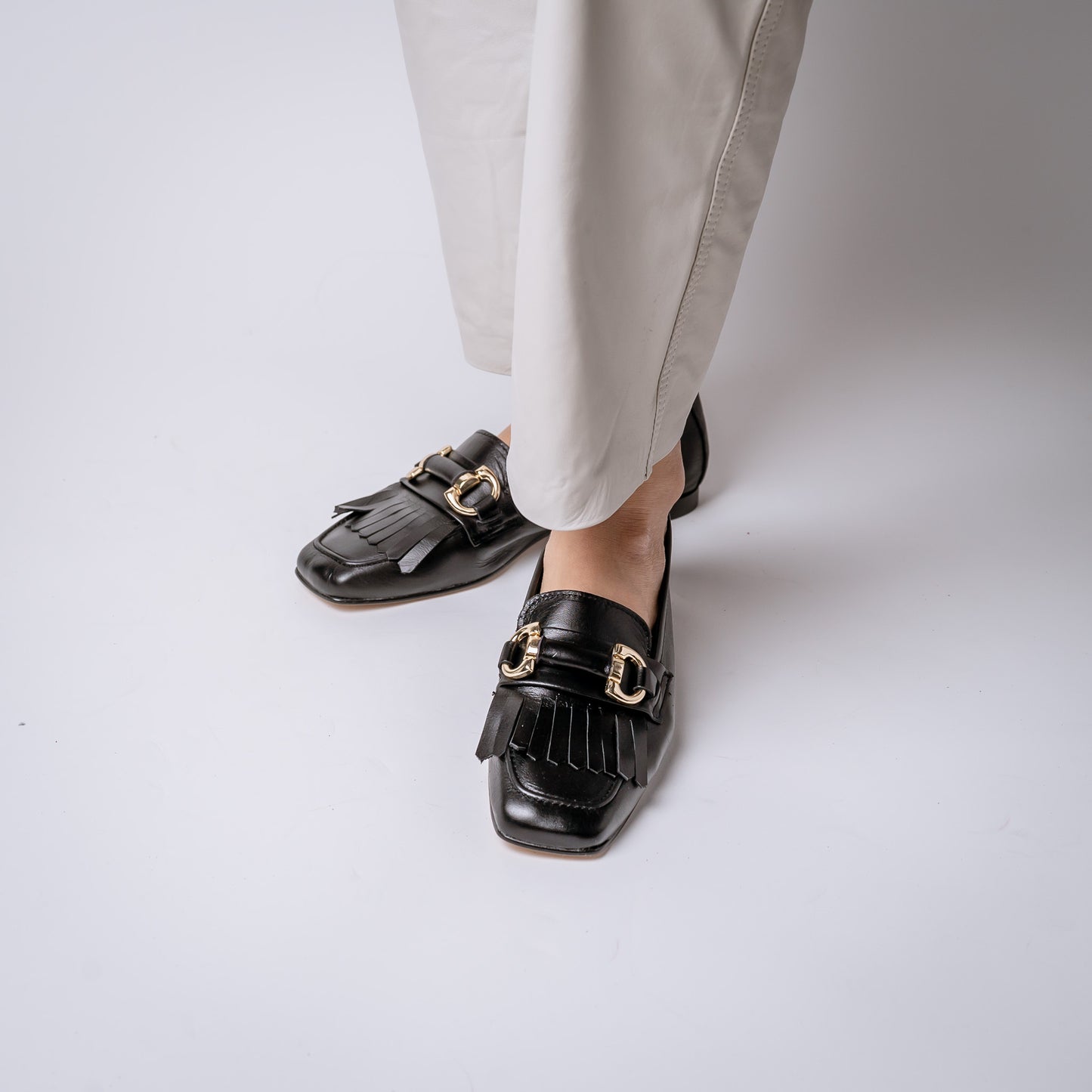 MOCASÍN CON FLECOS NAPA 24-I NEGRO